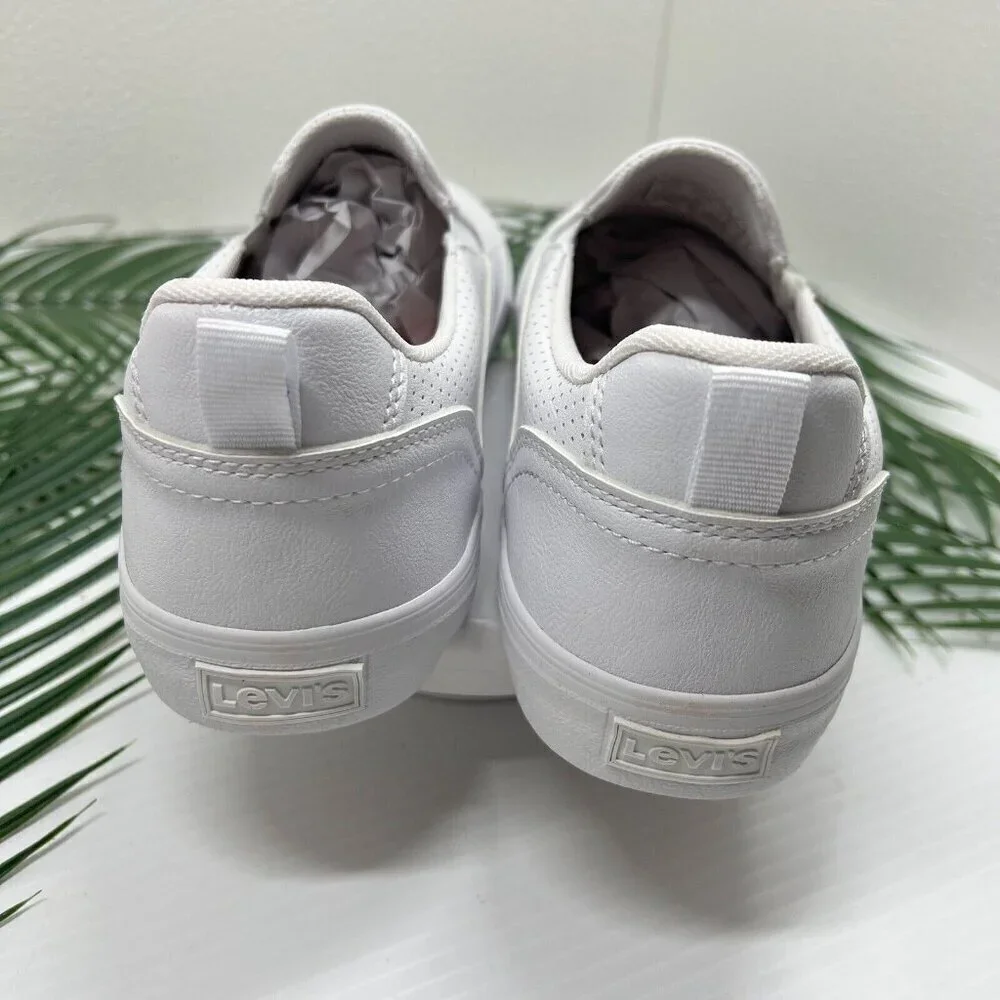 Levi's Naya Perf Women's Low Top Rounded Toe Slip-On Comfort Shoes Size 10M NWB